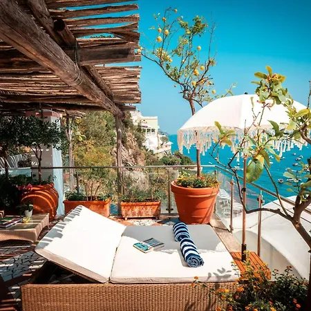 Bed & Breakfast Charming Panoramic In The Center Of Positano